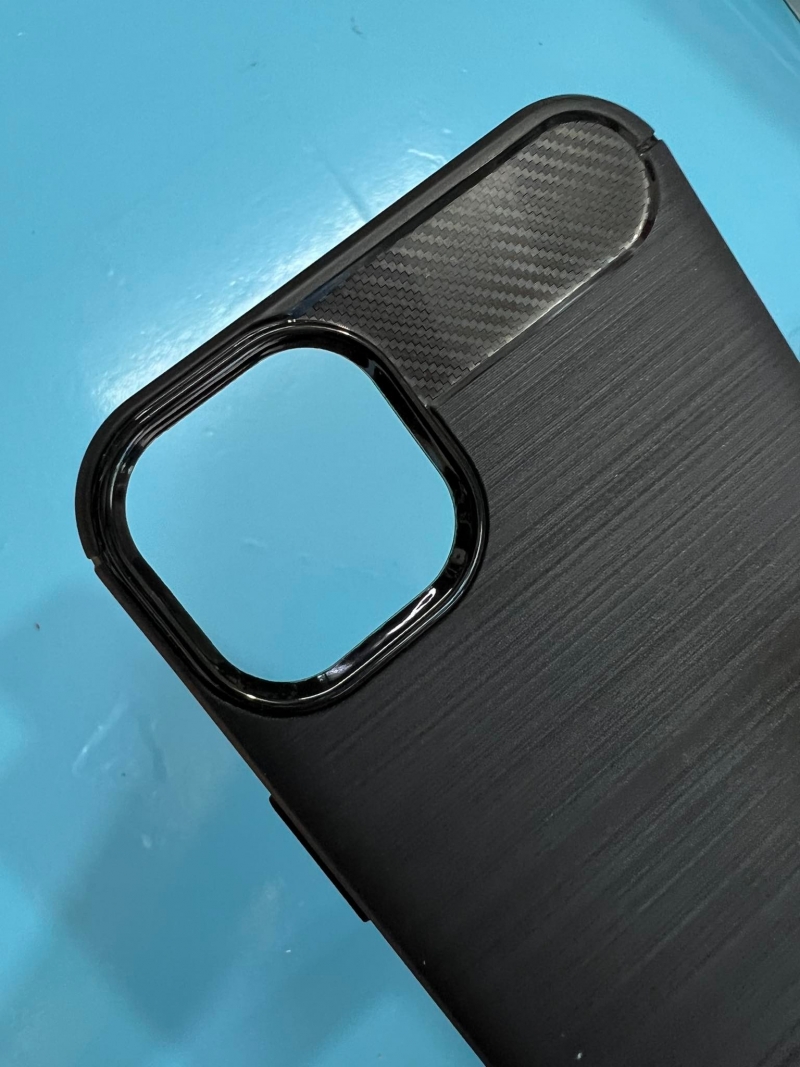 Ốp Lưng iPhone 14 Plus Chống Sốc Vân Carbon Hiệu Likgus được làm bằng chất liêu nhựa cao cấp, khả năng chiu lực tốt, ốp rẻ đẹp